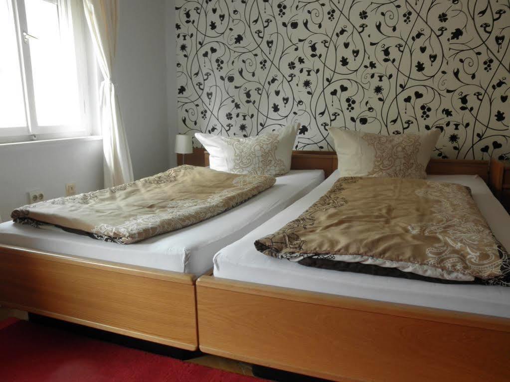 Pension Holzgarten Regensburg Buitenkant foto