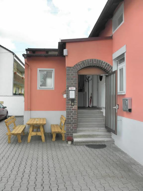 Pension Holzgarten Regensburg Buitenkant foto