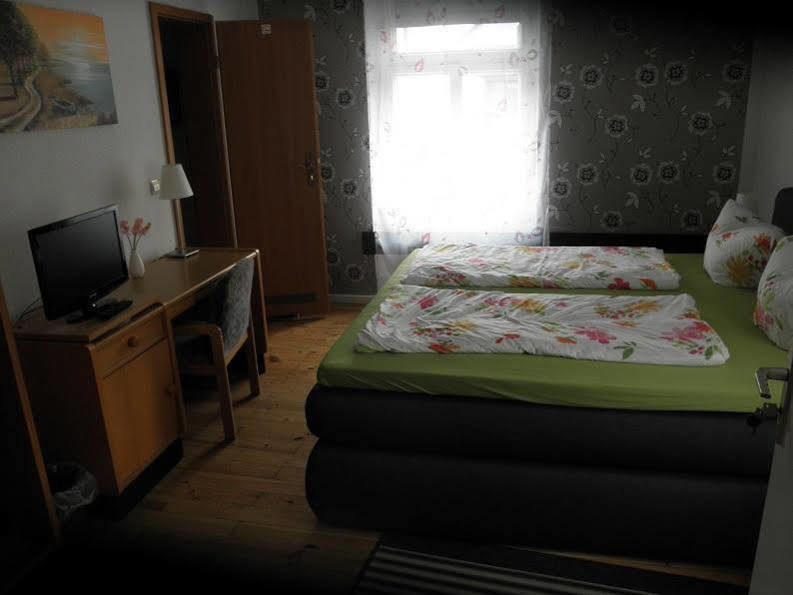 Pension Holzgarten Regensburg Buitenkant foto